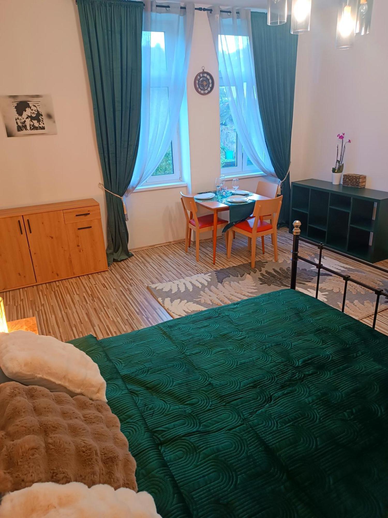 Family Apartments Center Of Muerzzuschlag المظهر الخارجي الصورة